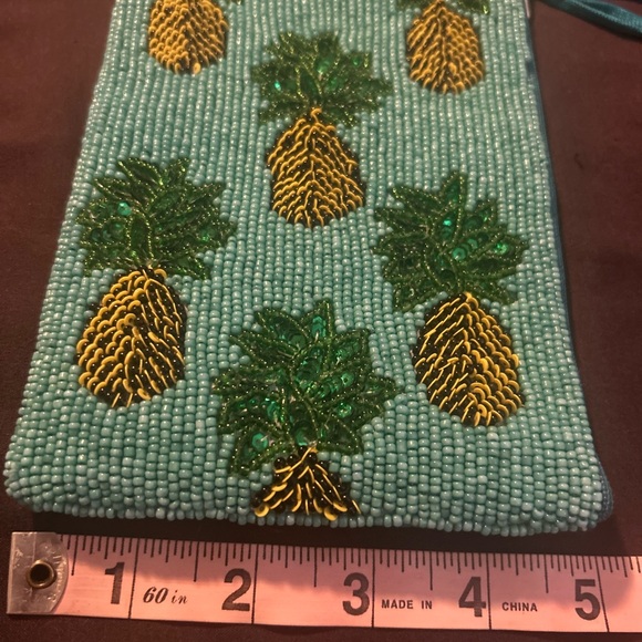 Bamboo Trading Company Beaded Crossbody CellphoneWristlet Pineapple Bag - Picture 6 of 7
